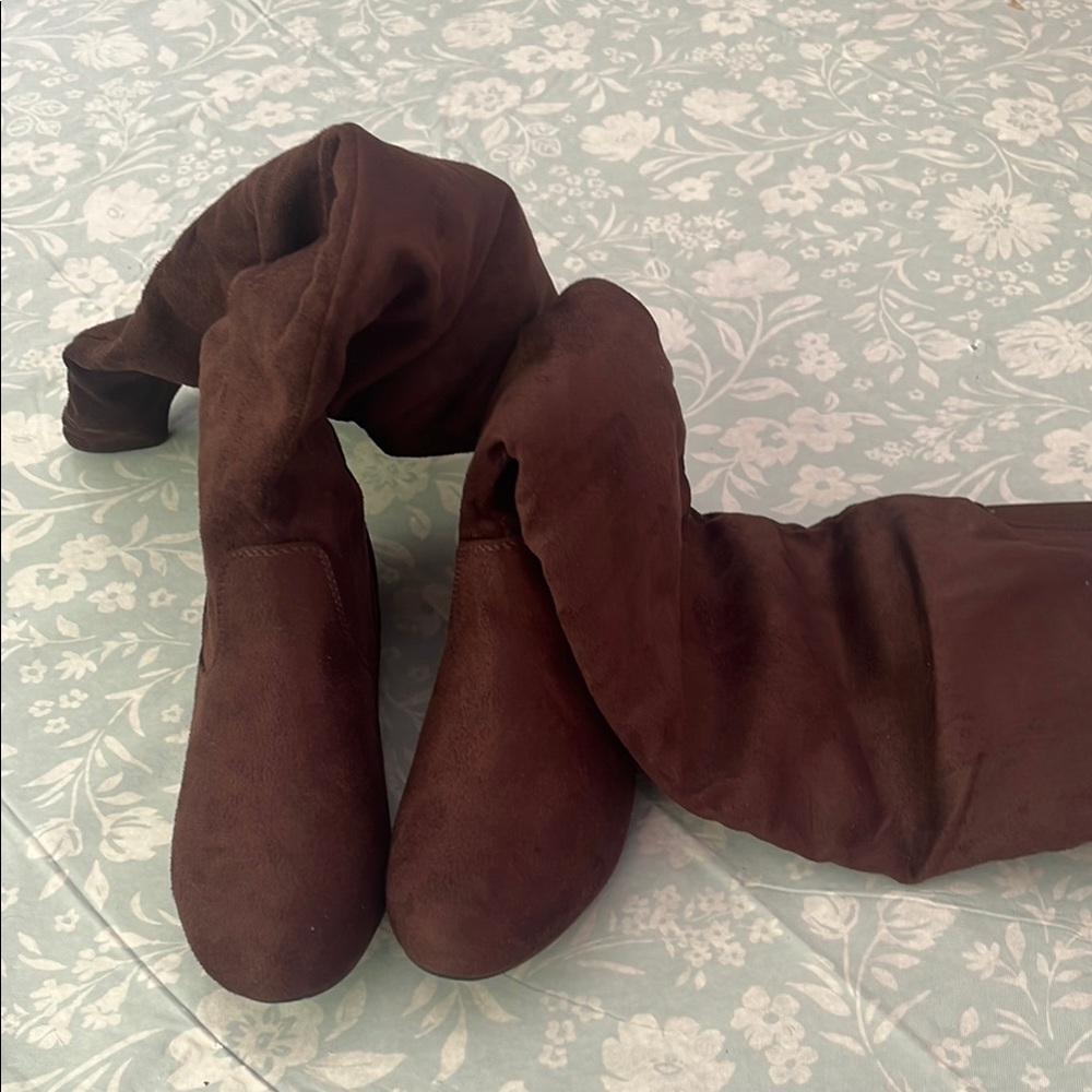 Elegant Brown Women's Boots